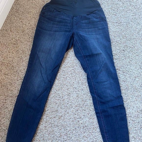 3 pairs of maternity jeans - Picture 3 of 5